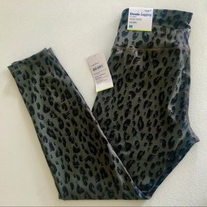 Old Navy Active Elevate 7/8 Legging Olive Cheetah
